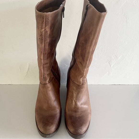 Alanni Leather Boot in a Beautiful Cognac Color, Size 7.5. - Picture 2 of 6